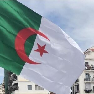 cezayirde feci kaza yolcu otobusunun dere yatagina devrildi 18 kisi boguldu O2s8uLQm