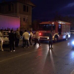 dugun konvoyu kaza yapti gelin hastaneye kaldirildi uZYXHmPO