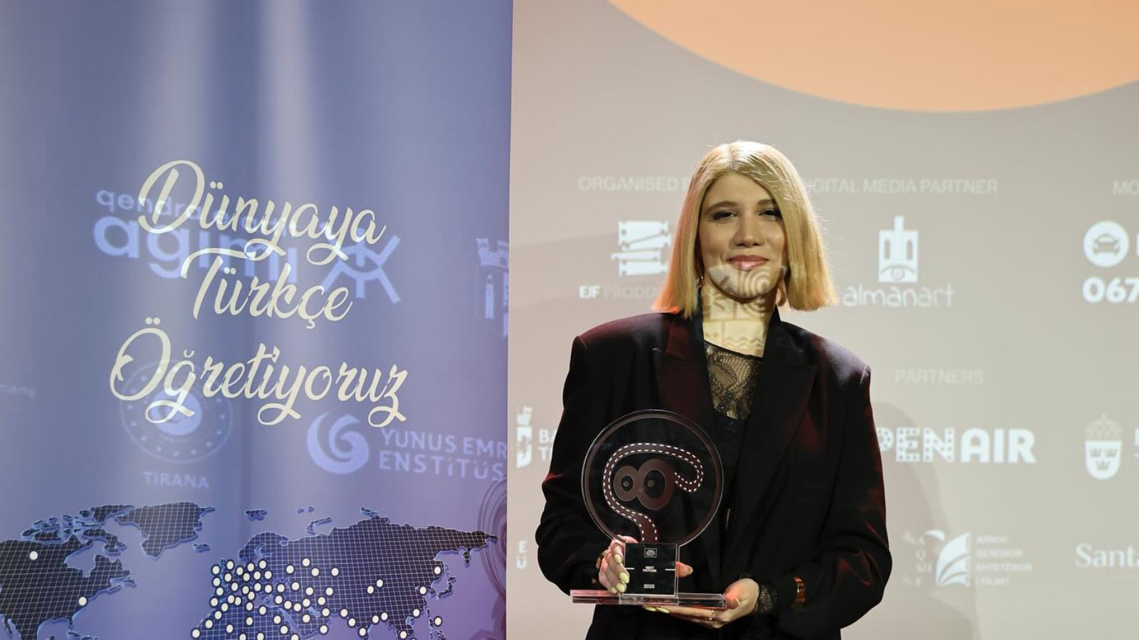 adresi olmayan ev filmi arnavutlukta odule layik goruldu ckuzV5D7