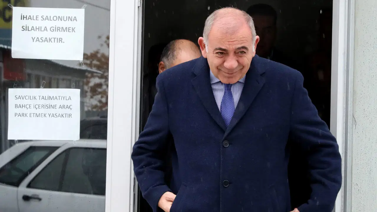 gursel tekinden isten cikarma iddiasina yanit 41 calisanimiz varsa hemen gelsin ise baslasin TjRfR2qR