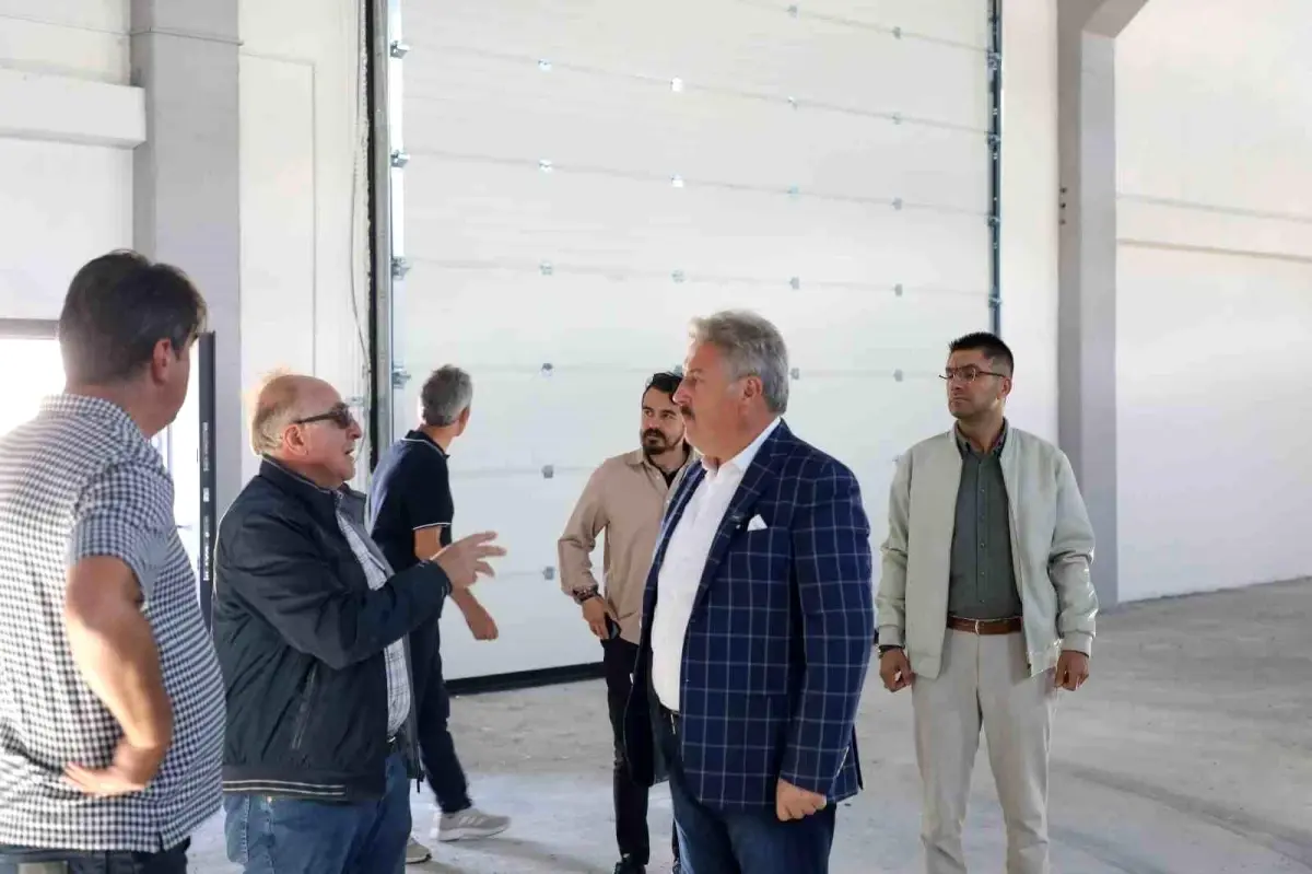 melikgazi belediyesinden ciftcilere destek yeni selektor binasi ve makine parki acildi VGfhy18n