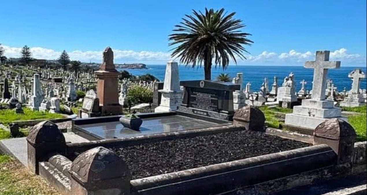 yok boyle firsatcilik mezarlikta yer kalmayinca 65 milyon liraya satisa cikardilar tZQIehVa