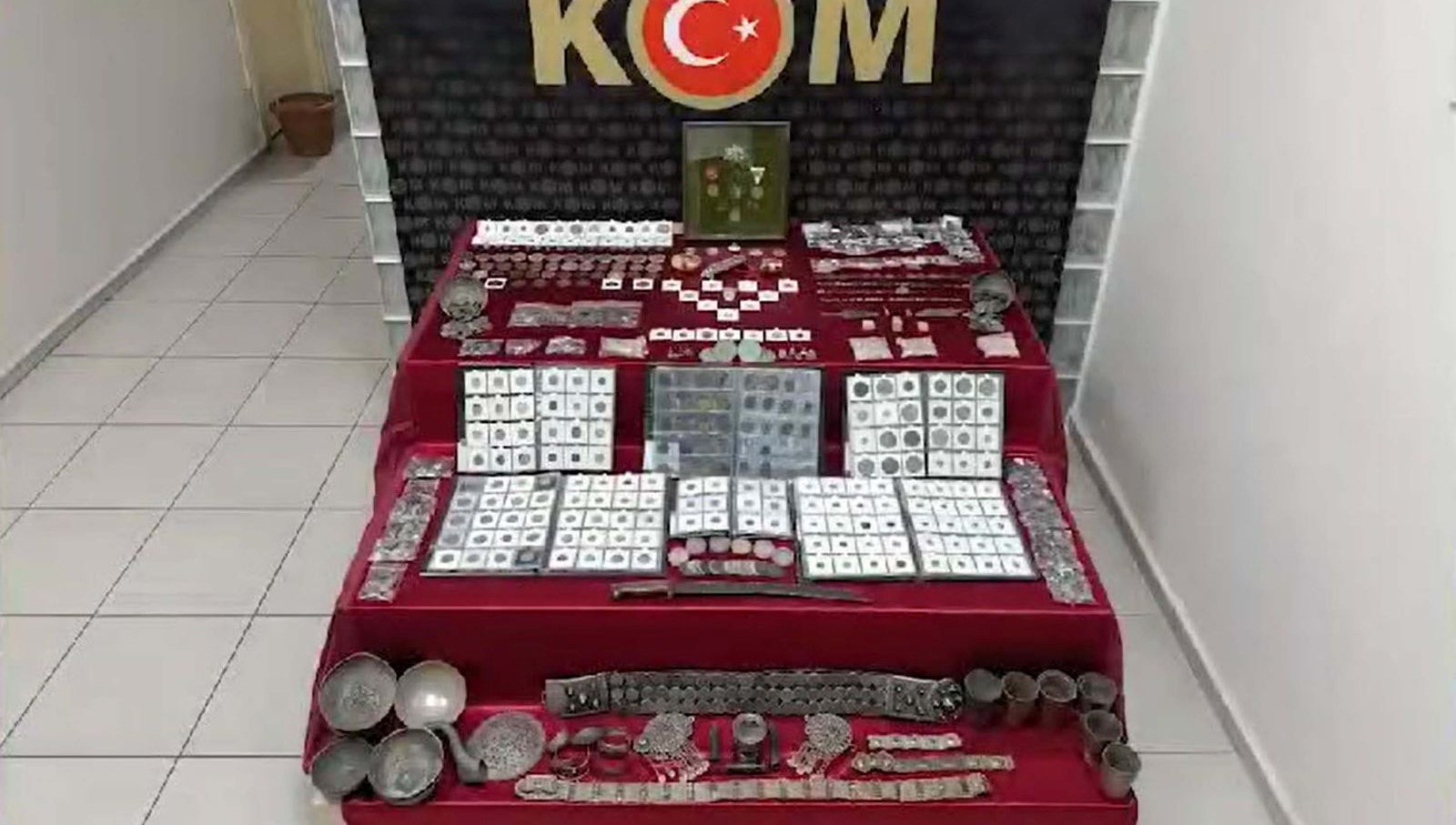 izmirde 20 milyon liralik tarihi eser operasyonu bir gozalti GvW7IqO4