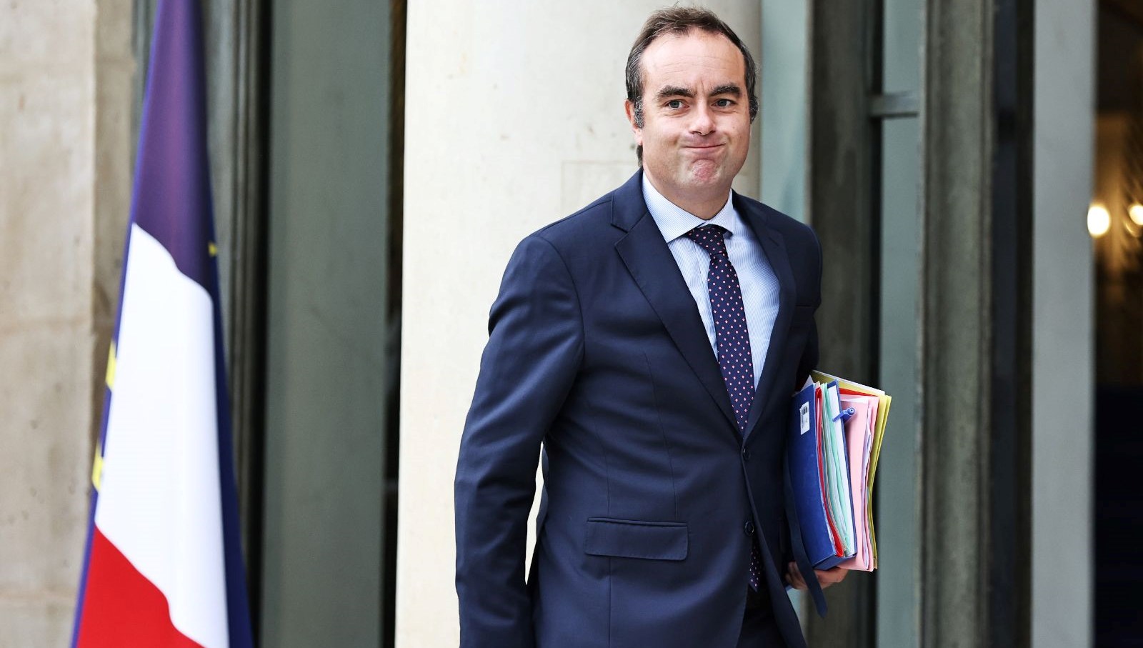 lecornu fransizlari cileden cikaran bu siyasi krize son verilmeli M5e5kXiJ