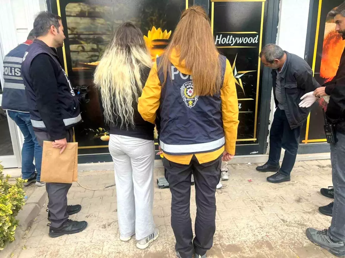 nevsehirde fuhus operasyonu 3 kadin gozaltinda GXbllICC