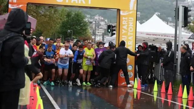orduda yari maraton ve halk kosusu duzenlendi XzNN7anB.webp